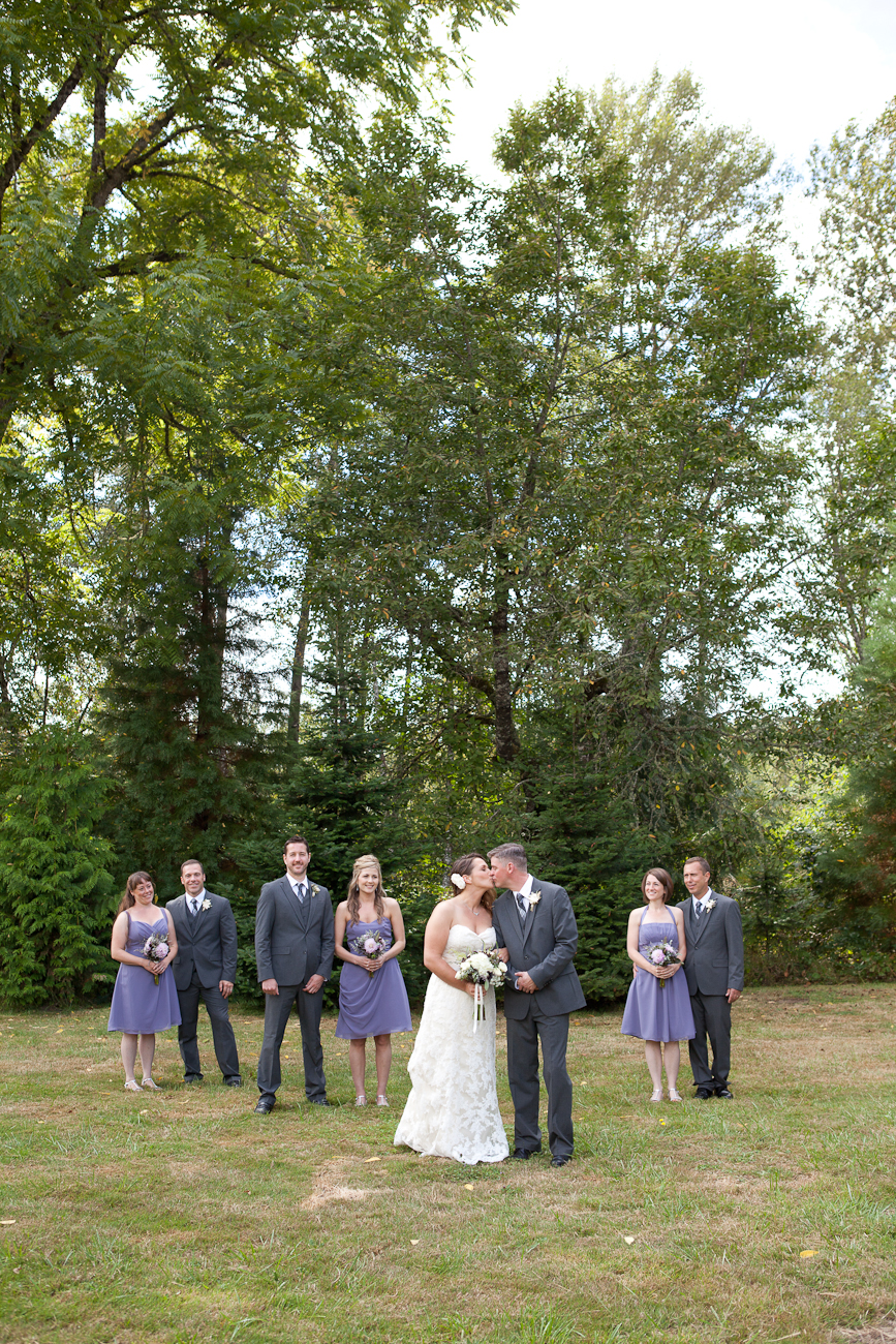 entire-bridal-party-oregon-outdoor-wedding