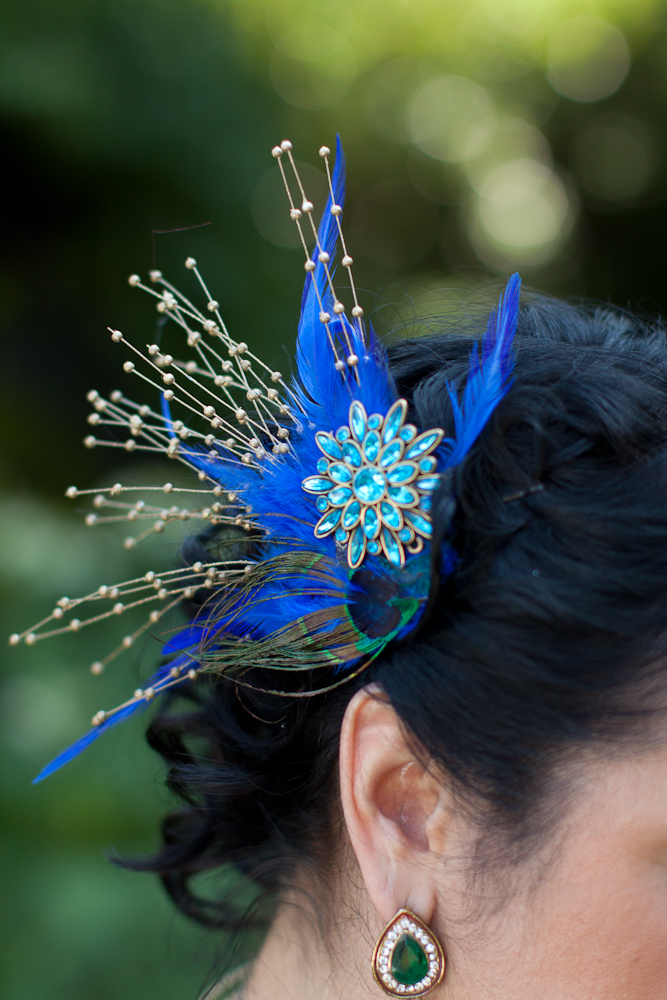 peacock-feather-hairpiece-for-wedding