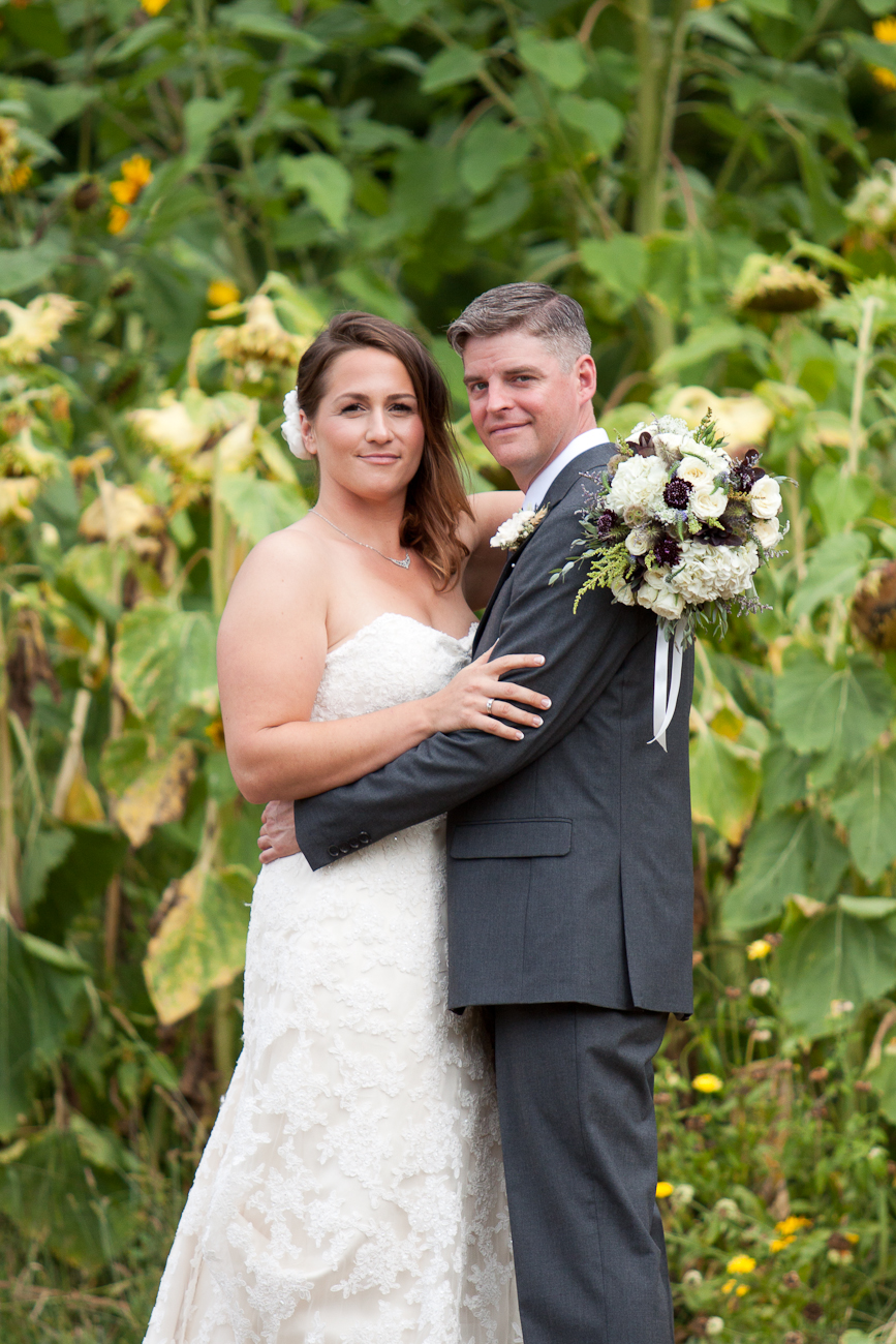 wedding-pictures-near-sunflowers-oregon